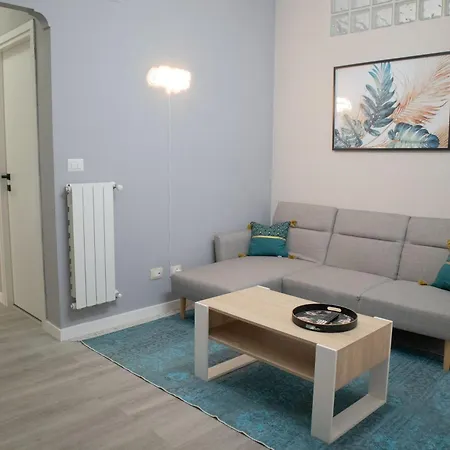 Sara's - Modern Near Metro, Perfect For Families And Groups In Apartmán Řím