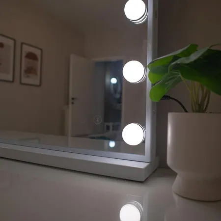 Sara's - Modern Near Metro, Perfect For Families And Groups In Apartmán Řím