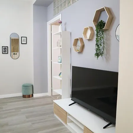 Sara's - Modern Near Metro, Perfect For Families And Groups In