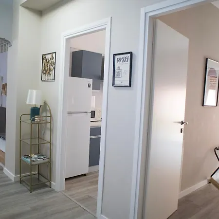 Sara's - Modern Near Metro, Perfect For Families And Groups In Apartmán *