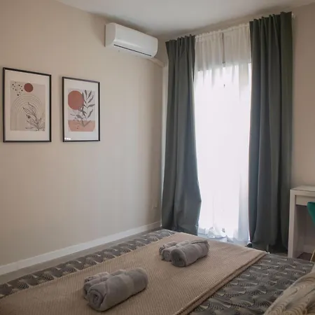 Apartmán Sara's - Modern Near Metro, Perfect For Families And Groups In *