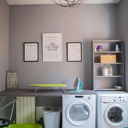 Sara's - Modern Near Metro, Perfect For Families And Groups In *
